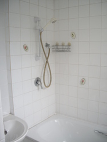  Image of 3 bedroom Detached house to rent in Beverley Road Dagenham RM9 at Beverley Road  Dagenham, RM9 5HP