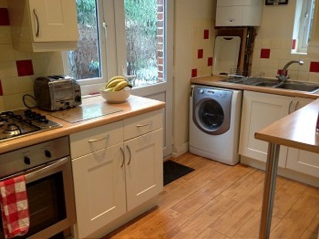  Image of 2 bedroom Detached house to rent in Bicknoller Road Enfield EN1 at Bicknolla Road  Enfield, EN1 3NW