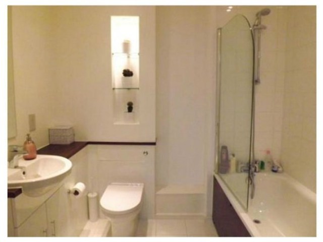 Image of 2 bedroom Flat to rent in Ager Avenue Dagenham RM8 at BLANCHARDS APARTMENTS 13 AGER AVENUE DAGENHAM, RM8 1DY