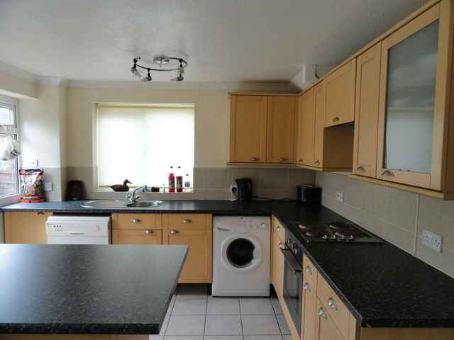  Image of 3 bedroom Semi-Detached house to rent in Cornelia Close Bletchley Milton Keynes MK2 at Bletchley  Fenny Stratford, MK2 3LX