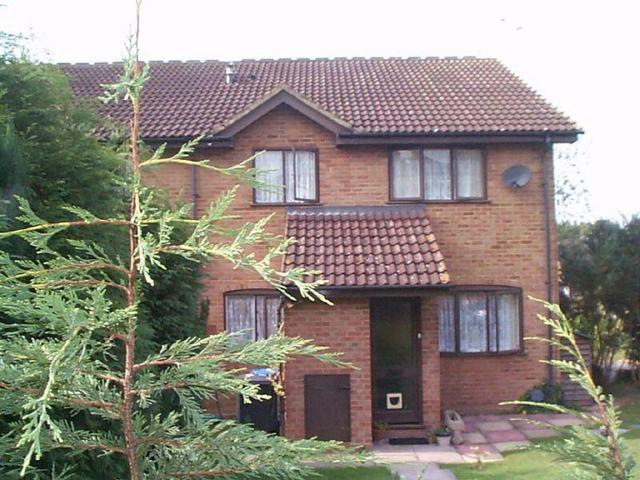  Image of 2 bedroom Detached house to rent in Bloomsbury Way Blackwater Camberley GU17 at Hawley Hill  Camberley, GU17 9JG