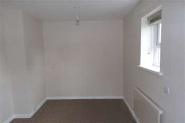  Image of 1 bedroom Studio flat to rent in Richmond Avenue Bognor Regis PO21 at Bognor Regis, PO21 2YD