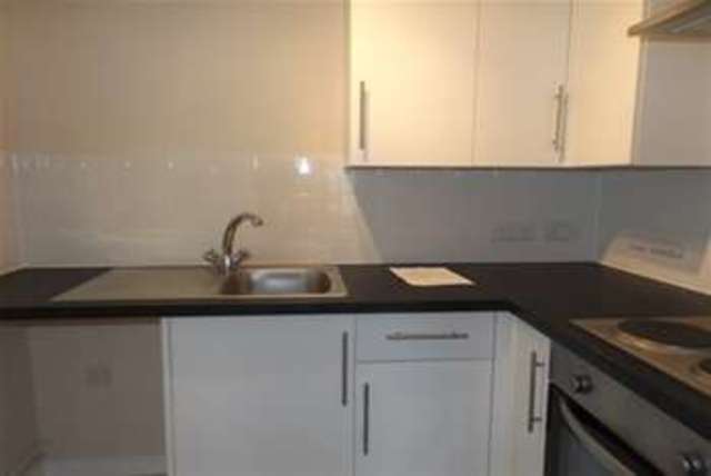  Image of 1 bedroom Studio flat to rent in Richmond Avenue Bognor Regis PO21 at Bognor Regis, PO21 2YD