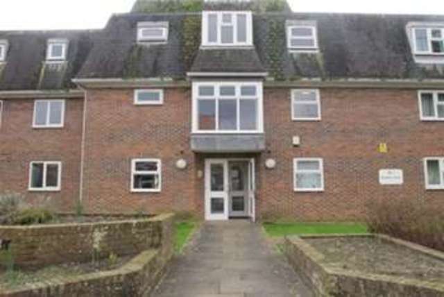  Image of 1 bedroom Studio flat to rent in Richmond Avenue Bognor Regis PO21 at Bognor Regis, PO21 2YD