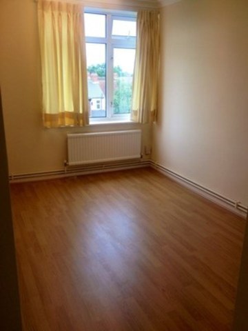  Image of 2 bedroom Detached house to rent in Borrowdale Close Ilford IG4 at BORROWDELE CLOSE  GANTS HILLS, IG4 5LS