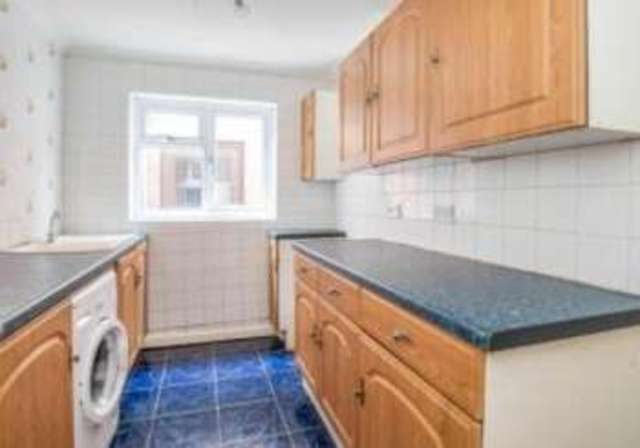  Image of 1 bedroom Flat for sale in Montfort Road Strood Rochester ME2 at Montfort Road Rochester Frindsbury, ME2 3EU