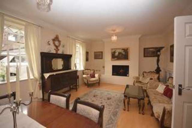  Image of 2 bedroom Flat to rent in Bracken Place Chilworth Southampton SO16 at Bracken Place Chilworth Southampton, SO16 3ET