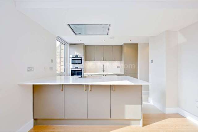  Image of 2 bedroom Flat to rent in Albert Street London NW1 at Albert Street Camden Town London, NW1 7NE
