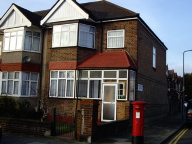  Image of 3 bedroom Detached house to rent in Breamore Road Ilford IG3 at Breamore Road  Seven Kings, IG3 9LZ