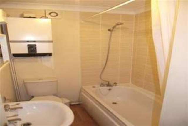  Image of Studio flat to rent in Bridge Terrace Albert Road South Southampton SO14 at Southampton, SO14 3FP