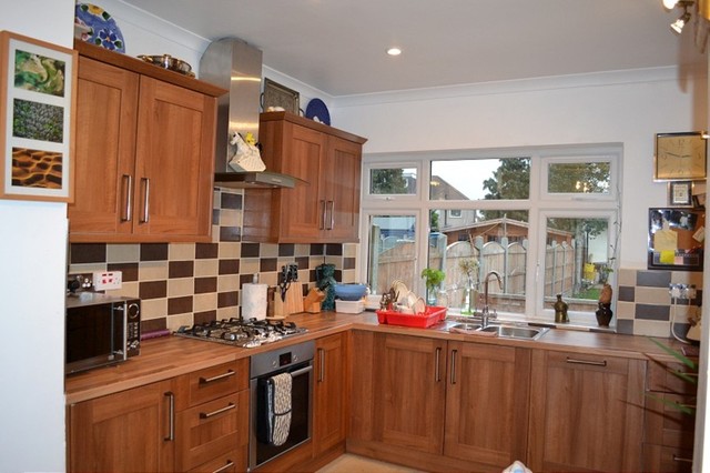  Image of 3 bedroom Terraced house to rent in Bridport Avenue Romford RM7 at Bridport Court,  Romford, RM7 9HP