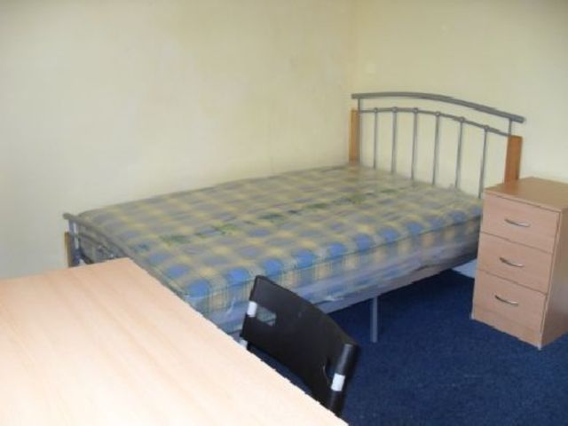  Image of 1 bedroom House Share to rent in Bristol Road Selly Oak Birmingham B29 at Selly Oak West Midlands Selly Oak, B29 6NA