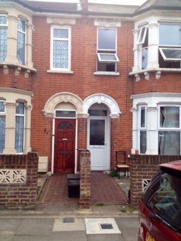  Image of 3 bedroom Terraced house to rent in Britannia Road Ilford IG1 at BRITANINA ROAD  ILFORD, IG1 2EQ