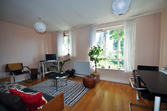  Image of 1 bedroom Flat to rent in Bromley High Street London E3 at Bromley High Street  LONDON, E3 3EG