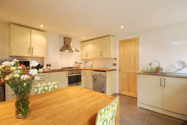  Image of 3 bedroom Detached house to rent in Broomfield Road London N13 at Broomfield Cottages Bromfield Road Palmers Green, N13 4NN