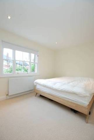  Image of 3 bedroom Detached house to rent in Broomfield Road London N13 at Broomfield Cottages Bromfield Road Palmers Green, N13 4NN