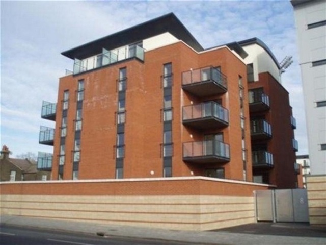  Image of 2 bedroom Maisonette to rent in Brisbane Road London E10 at Broomfield Court Brisbane Road Leyton, E10 5NY