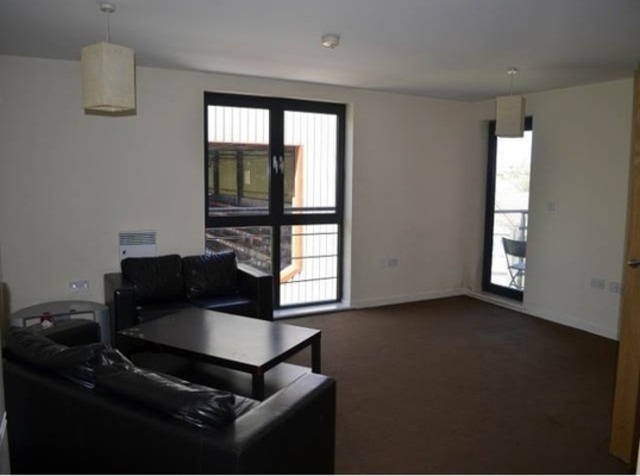  Image of 2 bedroom Maisonette to rent in Brisbane Road London E10 at Broomfield Court Brisbane Road Leyton, E10 5NY