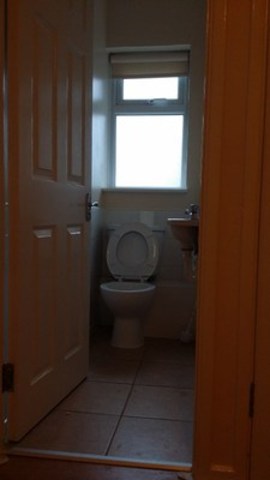  Image of 3 bedroom Flat to rent in Broomhill Road Woodford Green IG8 at BROOMHILL COURT BROOMHILL ROAD WOODFORD, IG8 0BQ