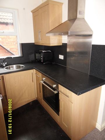  Image of 1 bedroom House Share to rent in Broxholme Lane Doncaster DN1 at Broxholme lane flat 4  Doncaster, DN1 2LW