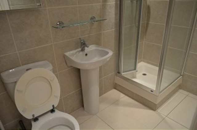  Image of Maisonette to rent in Brunswick Avenue London N11 at Brunswick Avenue  New Southgate, N11 1HR
