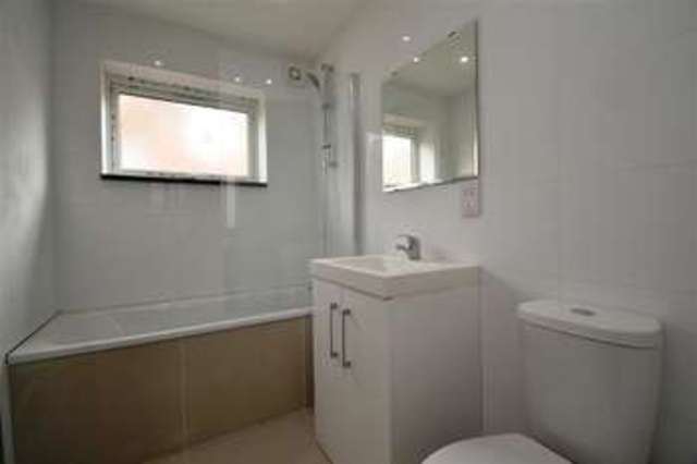  Image of 2 bedroom Bungalow to rent in Buckfast Road Morden SM4 at Morden Hall Park, SM4 5LY