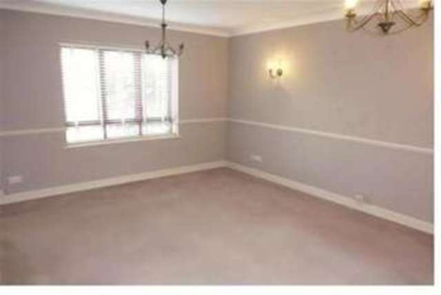  Image of 1 bedroom Flat to rent in Boleyn Court Epping New Road Buckhurst Hill IG9 at Buckhurst Hill, IG9 5UF