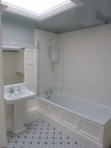  Image of 3 bedroom Flat to rent in Buckingham Terrace Edinburgh EH4 at Comely Bank Edinburgh Edinburgh, EH4 3AF