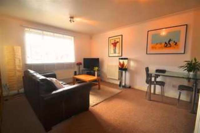  Image of 2 bedroom Apartment to rent in Chaucer Way Colliers Wood London SW19 at Haydons Road, SW19 1UJ