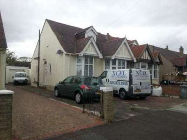  Image of 4 bedroom Bungalow to rent in Budoch Drive Ilford IG3 at BUDOCH DRIVE SEVEN KINGS ILFORD, IG3 9NX