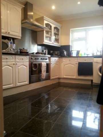  Image of 4 bedroom Bungalow to rent in Budoch Drive Ilford IG3 at BUDOCH DRIVE SEVEN KINGS ILFORD, IG3 9NX