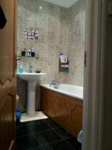  Image of 4 bedroom Bungalow to rent in Budoch Drive Ilford IG3 at BUDOCH DRIVE SEVEN KINGS ILFORD, IG3 9NX