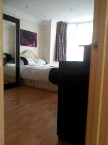  Image of 4 bedroom Bungalow to rent in Budoch Drive Ilford IG3 at BUDOCH DRIVE SEVEN KINGS ILFORD, IG3 9NX