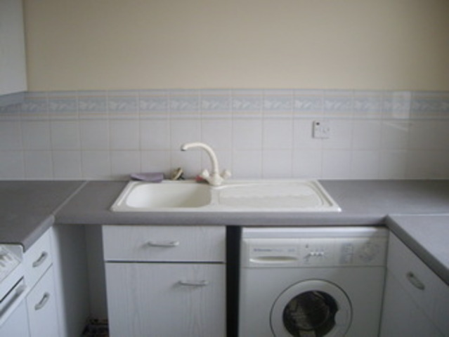  Image of 1 bedroom Flat to rent in Burns Avenue Chadwell Heath Romford RM6 at Burns Avenue  Chadwell Heath, RM6 4DG