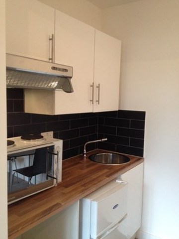  Image of Terraced house to rent in Burnside Road Becontree Dagenham RM8 at BURNSIDE ROAD  CHADWELL HEATH, RM8 1XD