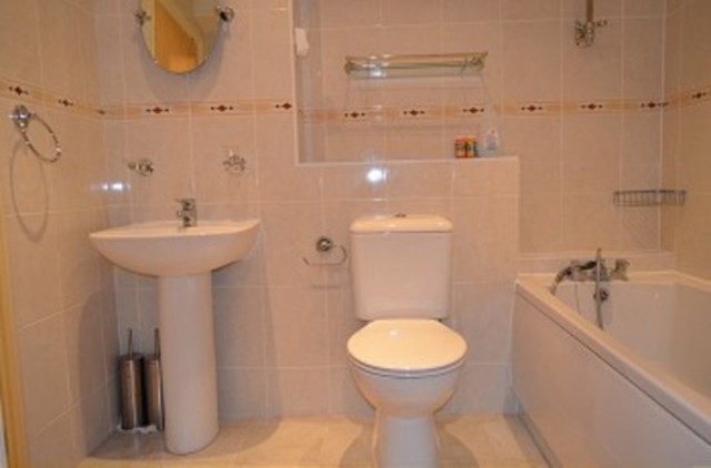  Image of 2 bedroom Flat to rent in Waggon Mews London N14 at Buttery Mews  Southgate, N14 7DF