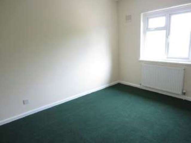  Image of 3 bedroom Flat to rent in Button Lane Wythenshawe Manchester M23 at Button Lane  Manchester, M23 0LZ