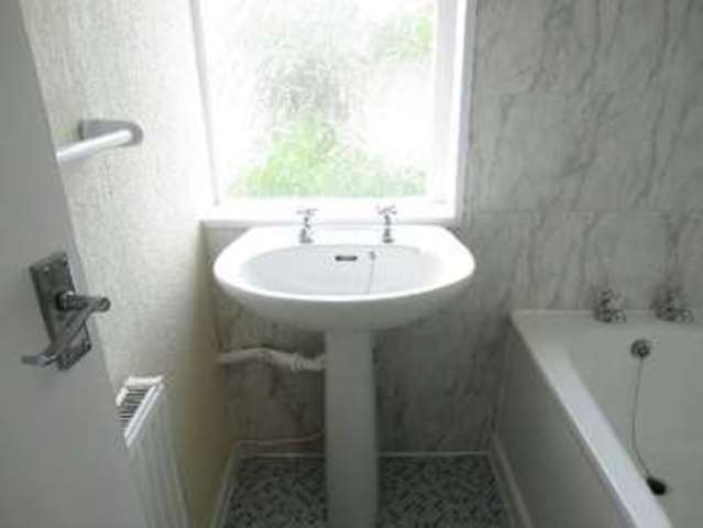  Image of 3 bedroom Flat to rent in Button Lane Wythenshawe Manchester M23 at Button Lane  Manchester, M23 0LZ