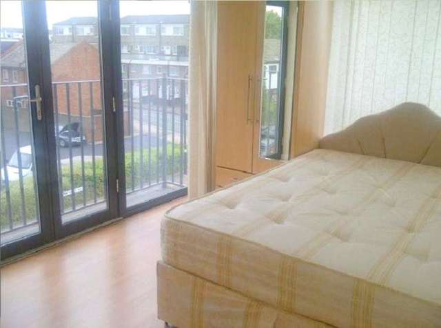  Image of 2 bedroom Flat to rent in Buxton Road London E15 at Buxton Road Stratford London, E15 1QX