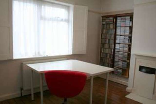  Image of 2 bedroom Semi-Detached house for sale in Byron Avenue Lincoln LN2 at Byron Avenue  Lincoln, LN2 4DX