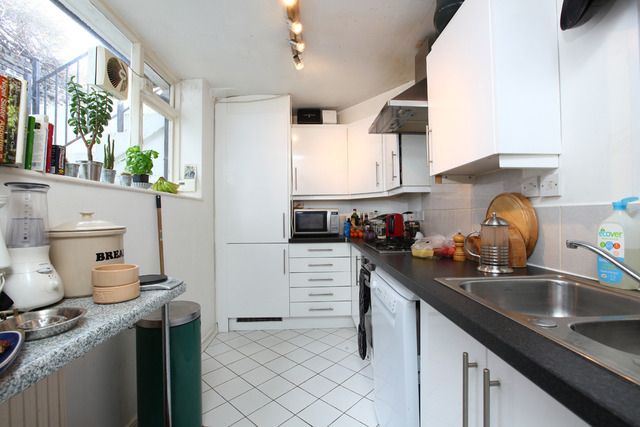  Image of 2 bedroom Apartment for sale in Camberwell Grove London SE5 at Camberwell Grove  Camberwell, SE5 8JA
