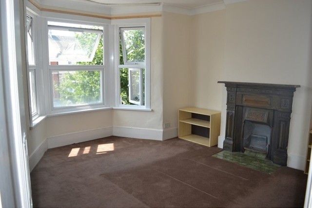  Image of 2 bedroom Flat to rent in Cambridge Road Seven Kings Ilford IG3 at Cambridge Road  Seven King, IG3 8LX