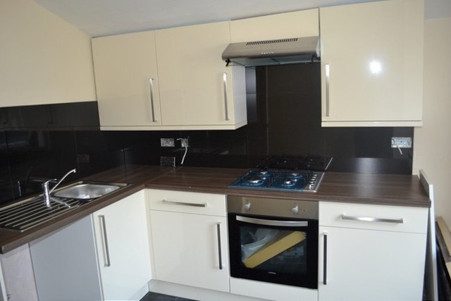  Image of 2 bedroom Flat to rent in Cambridge Road Seven Kings Ilford IG3 at Cambridge Road  Seven King, IG3 8LX