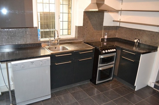  Image of 2 bedroom Flat to rent in Goodmayes Road Goodmayes Ilford IG3 at Cambridge Road  Seven Kings, IG3 9UN