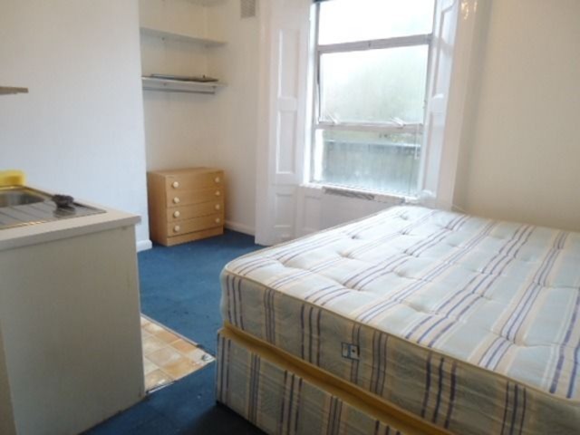  Image of Studio flat to rent in Camden Road London N7 at Camden Road  Holloway Road, N7 0SH