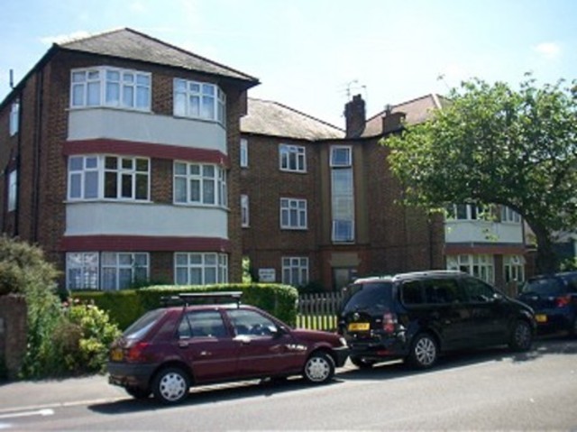  Image of 2 bedroom Flat to rent in Newnham Road London N22 at Canning Court Newnham Road Wood Green, N22 5SP