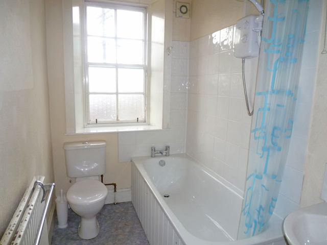  Image of 3 bedroom Flat to rent in Canongate Edinburgh EH8 at Canongate Edinburgh Edinburgh, EH8 8DD