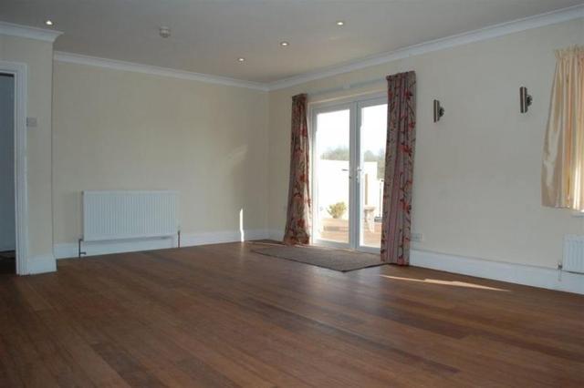  Image of 1 bedroom Flat to rent in Nantgaredig Carmarthen SA32 at Nantgaredig, SA32 7NG