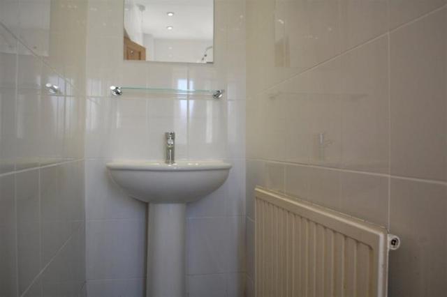  Image of 1 bedroom Flat to rent in Nantgaredig Carmarthen SA32 at Nantgaredig, SA32 7NG