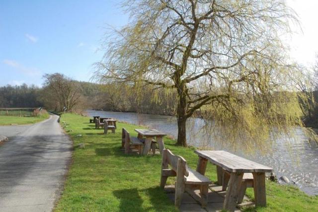  Image of 1 bedroom Flat to rent in Nantgaredig Carmarthen SA32 at Nantgaredig, SA32 7NG